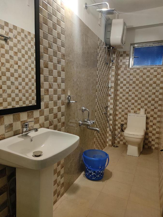 Urban Tavern Шиллонг Экстерьер фото